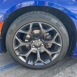 2019 Chrysler 300 TOURING thumbnail 17
