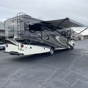 FORD E-450 CUTAWAY - 8