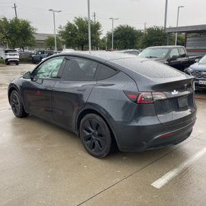 TESLA MODEL Y LONG RANGE - 5