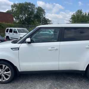 2016 KIA SOUL + 照片 4