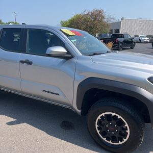 2025 Toyota TACOMA TRD OFF ROAD — миниатюра 13