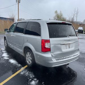 CHRYSLER TOWN & COUNTRY TOURING - 5