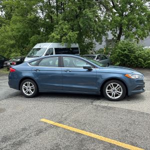FORD FUSION SE - 10