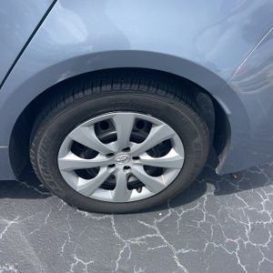 2024 Toyota COROLLA LE 缩略图 17