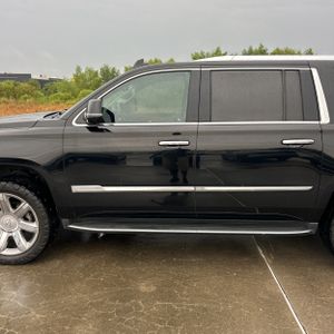 2017 Cadillac ESCALADE ESV LUXURY — фото 4
