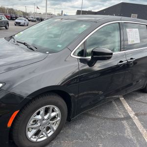 CHRYSLER PACIFICA TOURING L - 2