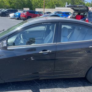 HYUNDAI ACCENT GLS - 4