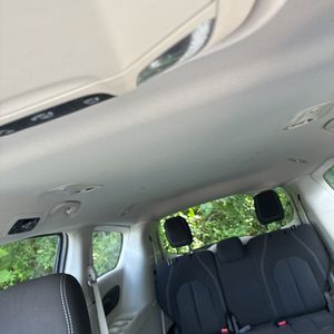 صورة 43 لـ 2022 Chrysler VOYAGER LX