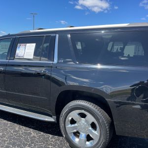 CHEVROLET SUBURBAN LTZ - 6