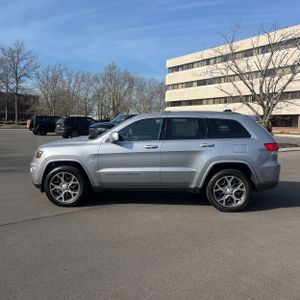 JEEP GRAND CHEROKEE STERLING EDITION - 3