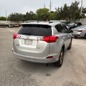 صورة 8 لـ 2015 Toyota RAV4 XLE