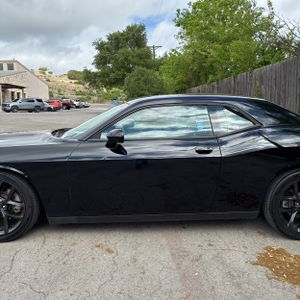 DODGE CHALLENGER GT - 4