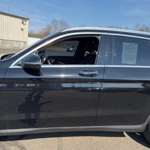 MERCEDES-BENZ GLC - 4