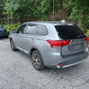 2017 Mitsubishi OUTLANDER SE — фото 5