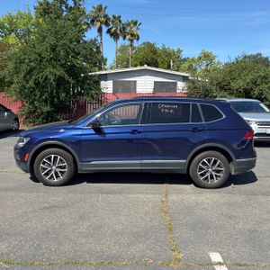 VOLKSWAGEN TIGUAN SE - 3