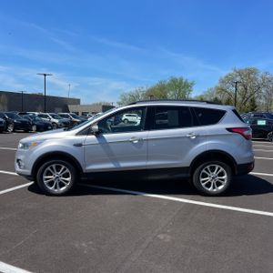 FORD ESCAPE SE - 2