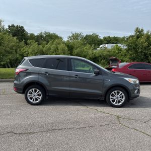 FORD ESCAPE SE - 10