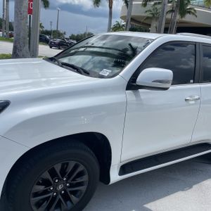 صورة 2 لـ 2022 Lexus GX 460 BASE