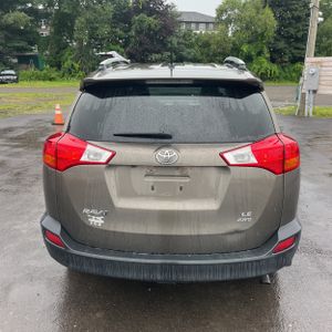 2015 Toyota RAV4 LE — фото 7