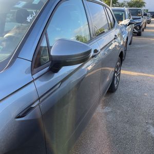 Volkswagen Tiguan S - 4