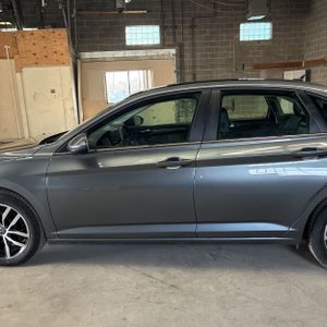 VOLKSWAGEN JETTA SE - 4