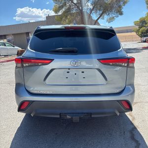 2021 Toyota HIGHLANDER LE photo 7