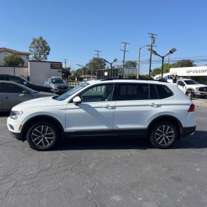 VOLKSWAGEN TIGUAN SE - 3