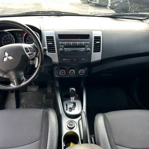 صورة 38 لـ 2012 Mitsubishi OUTLANDER SE