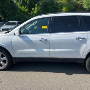 CHEVROLET TRAVERSE LT - 3