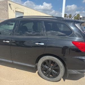 2018 Nissan PATHFINDER SL — фото 6