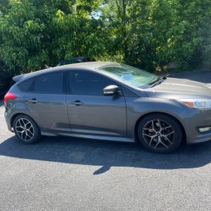 FORD FOCUS SE - 10