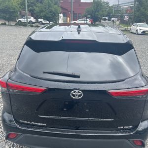 2023 Toyota HIGHLANDER LE 缩略图 16