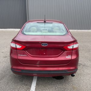 FORD FUSION SE - 7