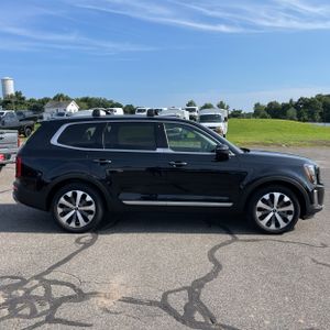 صورة 10 لـ 2022 KIA TELLURIDE S