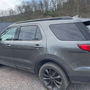 FORD EXPLORER XLT - 6