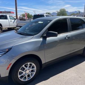 CHEVROLET EQUINOX LS - 2