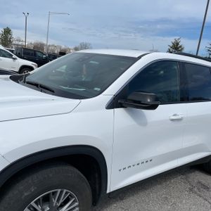 CHEVROLET TRAVERSE LT - 2