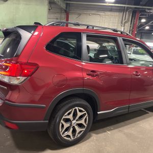 2024 Subaru FORESTER PREMIUM — фото 9