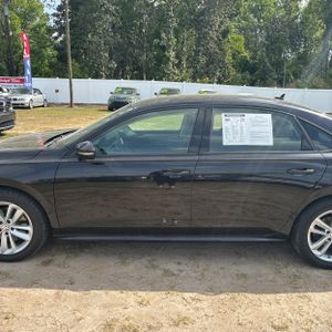 VOLKSWAGEN PASSAT S - 4