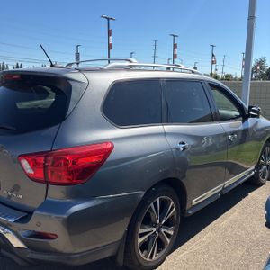 2017 Nissan PATHFINDER PLATINUM 照片 9