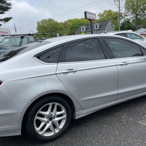 FORD FUSION SE - 9