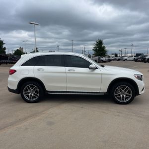 MERCEDES-BENZ GLC - 10