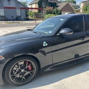 صورة 2 لـ 2021 ALFA Romeo GIULIA QUADRIFOGLIO RWD