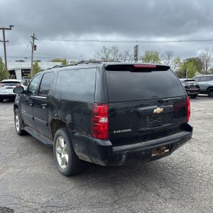 CHEVROLET SUBURBAN - 5