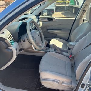 2011 Subaru FORESTER 2.5X — миниатюра 32