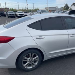 HYUNDAI ELANTRA SE - 9