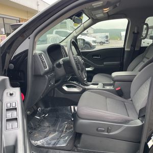 2024 Nissan FRONTIER SV — миниатюра 31