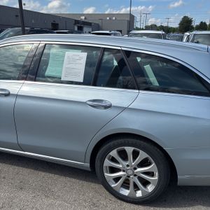 MERCEDES-BENZ E-CLASS - 6