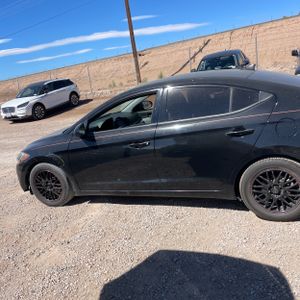 HYUNDAI ELANTRA SEL - 3