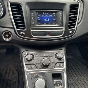 2016 Chrysler 200 LIMITED — миниатюра 36